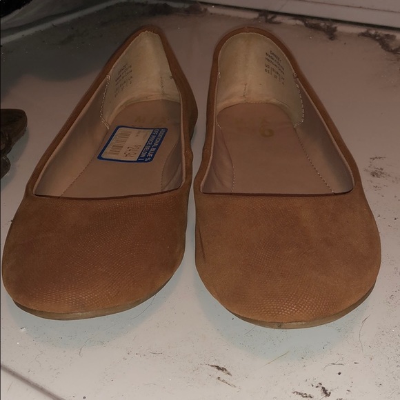 women’s flats - Picture 1 of 3